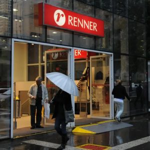 Ações em alta: Renner fica entre as melhores com ‘taxação da Shein’, só atrás da Locaweb