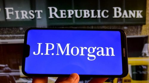 O J.P. Morgan comprou ativos do First Republic e anunciou que assumirá os depósitos do banco. Foto: Romain Doucelin/Hans Lucas/Reuters