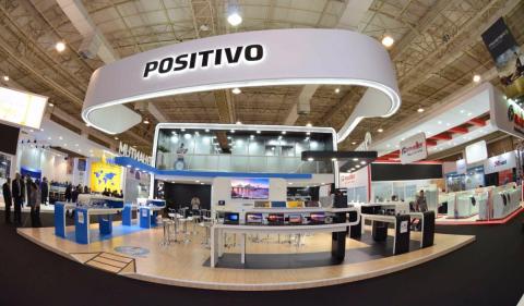 Estande da Positivo (POSI3) em evento. Foto: Divulgação