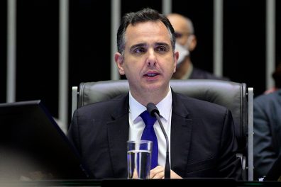 Pacheco critica juro alto, mas defende independência do BC