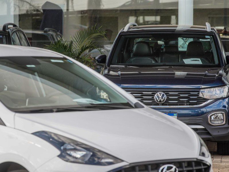 Carros na Web  Comparativo entre Renault Duster e Volkswagen T-Cross