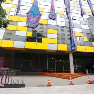 Nubank confirma adesão ao programa Desenrola; Caixa vai abrir agências mais cedo