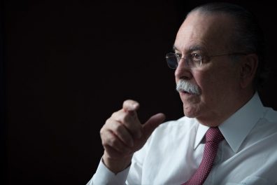 ‘Economia melhorou, mas pode ser mais um voo de galinha’, diz Mendonça de Barros