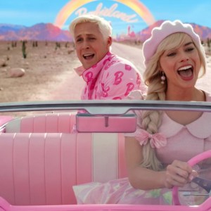 Barbie (Margot Robbie) e Ken (Ryan Gosling) em cena do live-action de Barbie