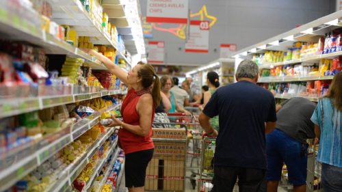 Inflação em alimentos foi principal 'surpresa positiva' a economistas ouvidos pela Inteligência Financeira. Foto: Tânia Rêgo/Agência Brasil