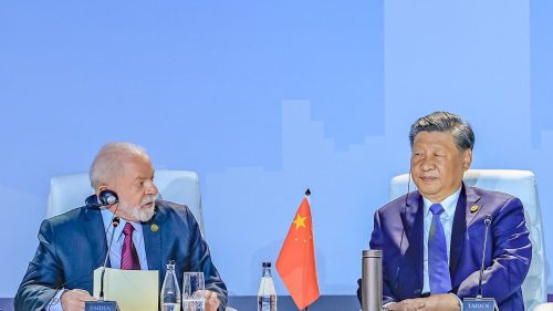 Lula ao lado do presidente da China, Xi Jinping, na Cúpula do Brics, na África do Sul. Foto: Ricardo Stuckert/PR