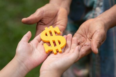O que aprendi com meu pai sobre dinheiro? 20 filhos contam suas valiosas lições