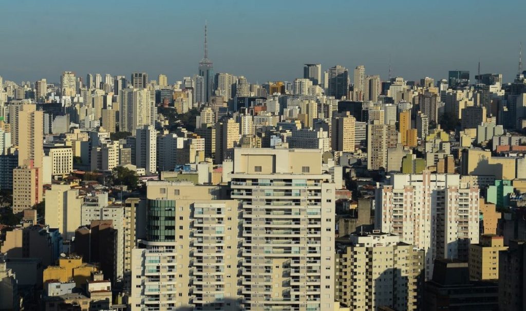 Fundo imobiliário (FII): entre XP, Santander, Itaú BBA e Empiricus, qual carteira liderou o ranking de recomendações em 2023?