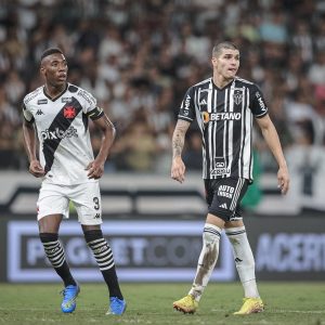 Foto de jogadores do Atlético Mineiro e Vasco; a matéria destaca como casas de aposta esportiva são afetadas pelo projeto de lei