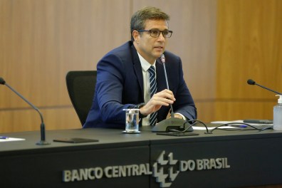 O que explica a valorização do dólar agora? Campos Neto responde