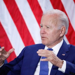 ‘Velho e frágil’: eleitores reconsideram voto após desempenho de Biden em debate