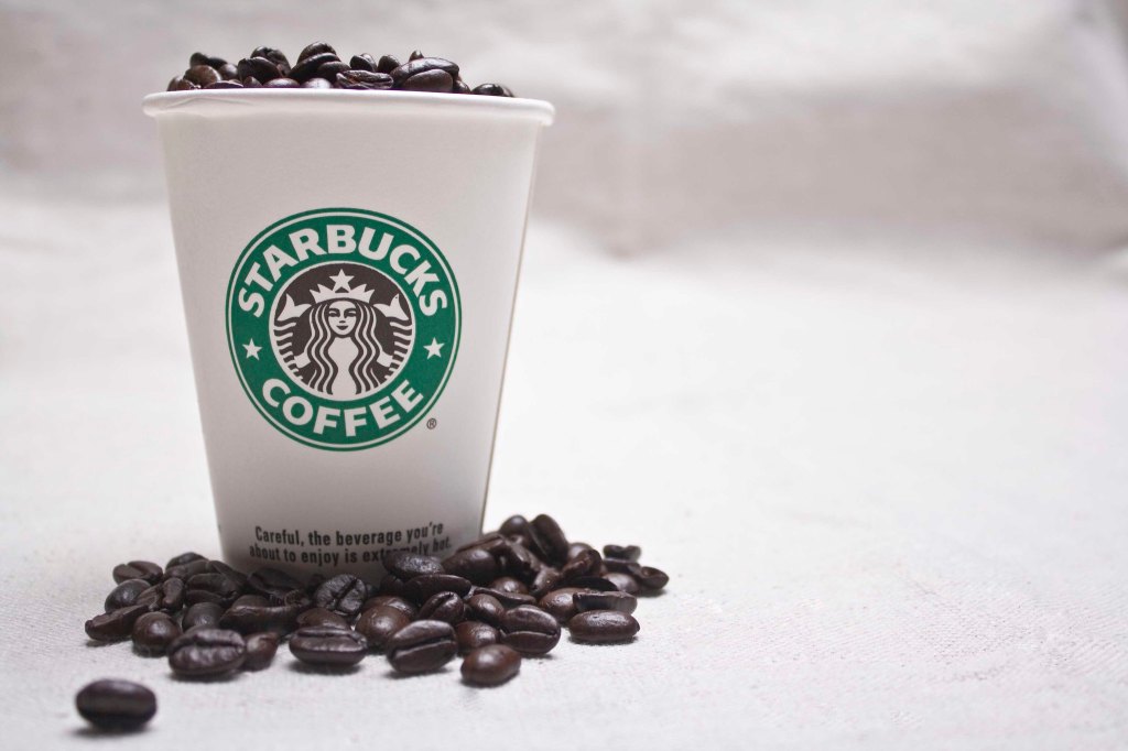 Área técnica do Cade aprova venda de ativos do Starbucks para dona do Burguer King