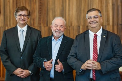Lula confirma Flávio Dino no STF; Paulo Gonet é escolhido para a PGR