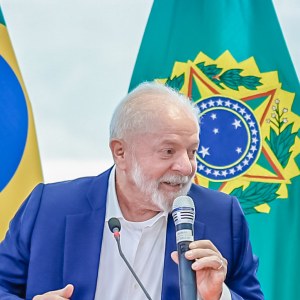 Lula diz que PIB crescerá ‘um pouco mais’ em 2024 por conta de feriados no fim de semana