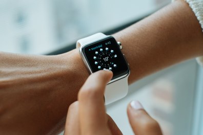 Apple consegue reversão temporária de proibição de venda de smartwatches nos EUA