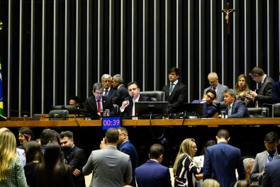 Congresso derrota governo e derruba veto de Lula à desoneração da folha de pagamento