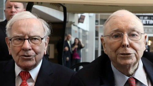 Buffett e Munger: amigos inseparáveis, mostraram a importância de o investidor não tomar decisões sozinho