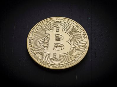 Cripto: bitcoin sobe a US$ 42 mil; resgates de maior ETF de bitcoin estão em queda