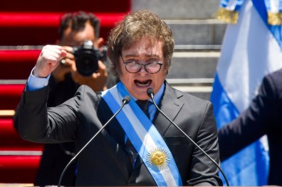 Inflação na Argentina dispara 25,5% no primeiro mês de Javier Milei como presidente