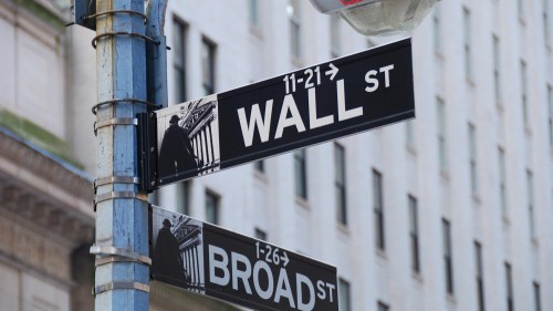 Wall Street, em Nova York: o centro financeiro dos Estados Unidos (Foto: TravelScape / Freepik)