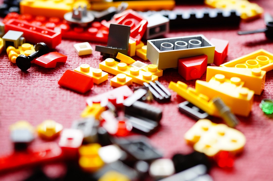 Blocos de Lego espalhados