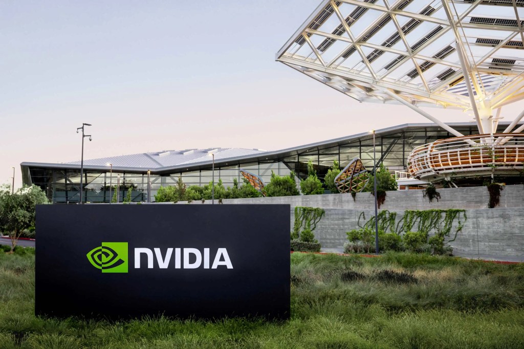 Nvidia surpreende em lucro no 4º tri com receita recorde e projeta receita maior que esperado