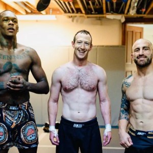 Imagem traz Mark Zuckerberg entre o atleta Israel Adesanya e o campeão de UFC Alexander Volkanovski
