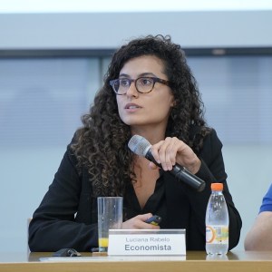 Luciana Rabelo, do Itaú: IPCA deve acelerar em fevereiro, mas trajetória da inflação em 2024 continua sendo de queda