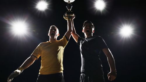 As competições em formato de copa são verdadeiros vilões quando o assunto são os prêmios do futebol - (Foto: 	Stanislaw Pytel/Getty Images)