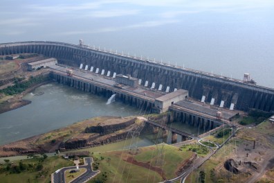 Usina de Itaipu alcança produção recorde de 3 bilhões de megawatts-hora