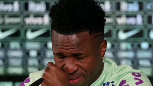 Choro de Vini Jr durante uma entrevista nos diz muito sobre racismo no futebol - Foto: Divulgação CBF