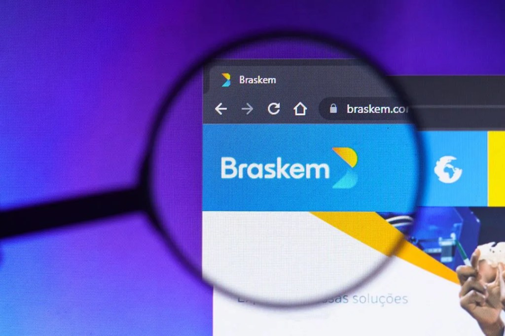 Ações em alta: Braskem (BRKM5) dispara 15% e varejistas têm alta generalizada