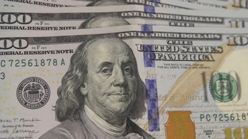 Dólar sobe no ano contra o real e chega a R$ 5; veja quais ações se valorizam na bolsa com avanço do câmbio. (Foto: Valter Campanato/Agência Brasil)