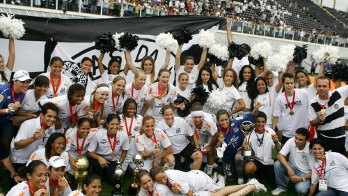 Futebol feminino do Santos mostra que a modalidade pode aumentar o interesse do público - Foto: Divulgação