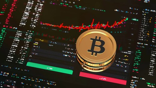 Os resultados promissores do bitcoin nos primeiros meses acende o sinal verde para quem pensa em investir na criptomoeda - (Foto: Getty Images)