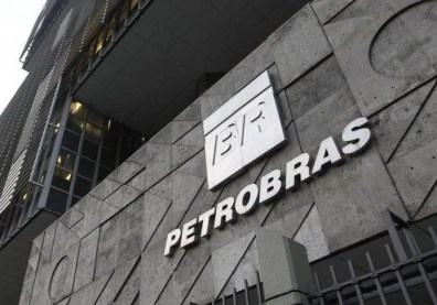 É possível comprar ações da Petrobras, e blindar o investimento de questões políticas?