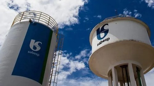 Foto de uma torre e de uma caixa de água da Sabesp (SBSP3) - Foto: Sabesp/Divulgação
