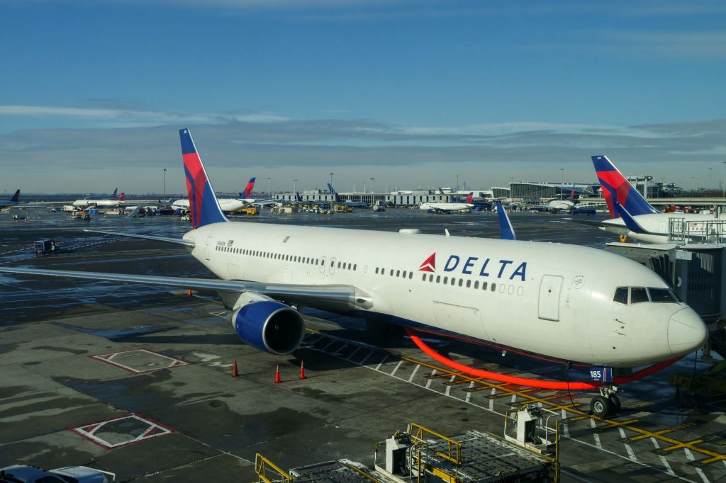 Autoridades dos EUA abrem investigação contra Delta por conta de apagão aéreo