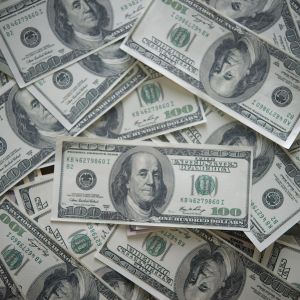 Imposto sobre grandes fortunas, de 2% ao ano, arrecadaria até US$ 250 bilhões, afirma economista. Foto: Freepik