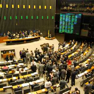 Quanto ganha um deputado federal? Lei aprovada em 2022 garantiu aumento para deputados e senadores em 2025. Foto: Câmara dos Deputados / Divulgação